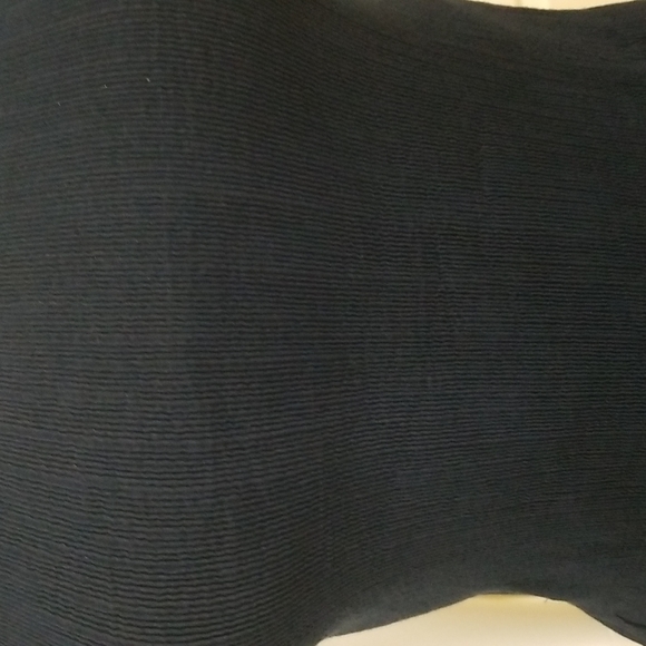 This gorgeous short sleeve dress takes you into summer - Picture 5 of 7